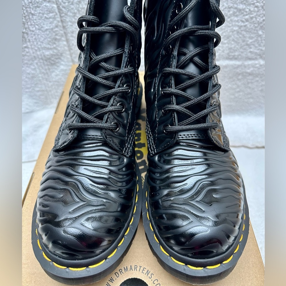 Dr Martens 1460 Pascal Zebra Gloss Boots-New In Box! - Picture 2 of 10